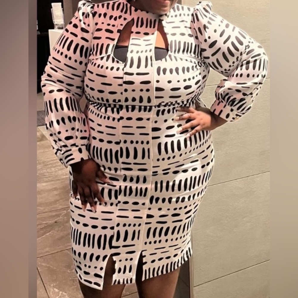 Used Chic Black and White Patterned Dress